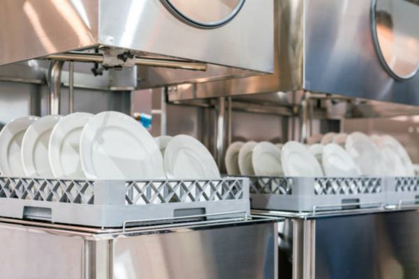 commercial dishwashers finished washing cycles